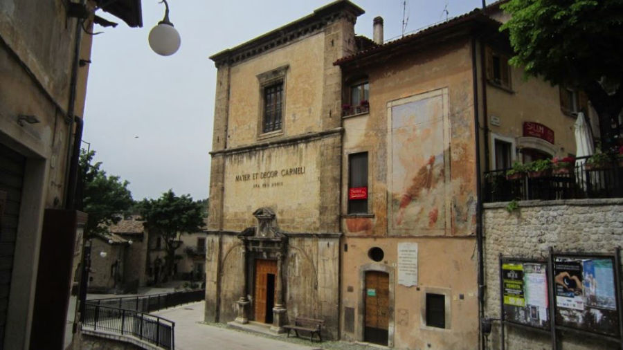 Palazzo con affresco di San Cristoforo