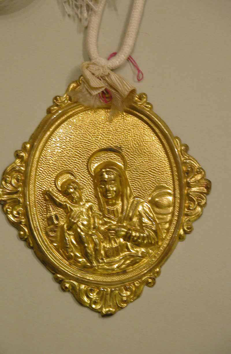 Medaglione della Madonna del Carmelo