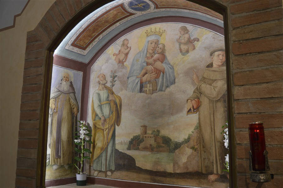 Affresco della Madonna del Carmelo lato sinistro