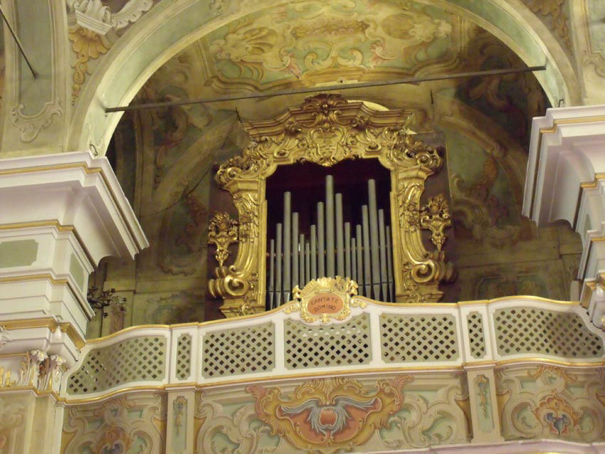 Organo costruito dalla ditta Giuseppe Cavalli
