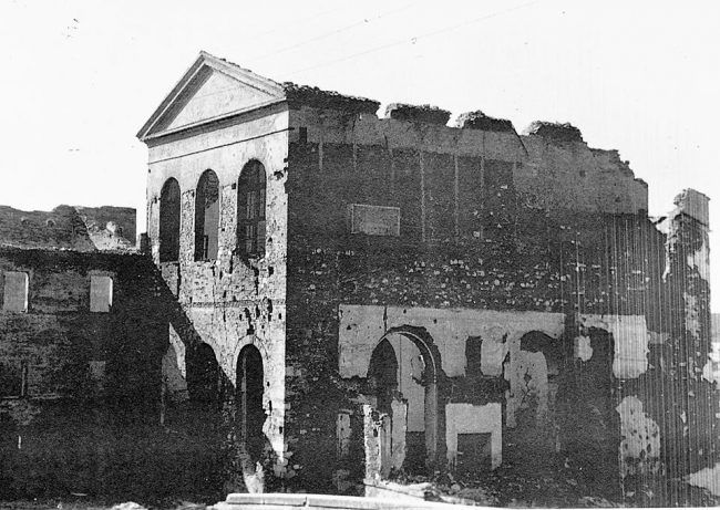 Chiesa di Santa Maria del Carmine subito dopo i bombardamenti del 1943