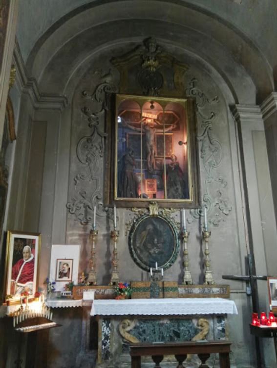Altare cappella laterale