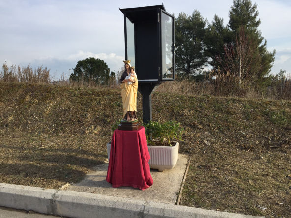 Nuova statua della Madonna con Bambino