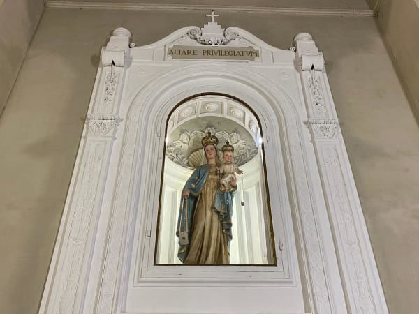 Statua della Madonna del Carmine